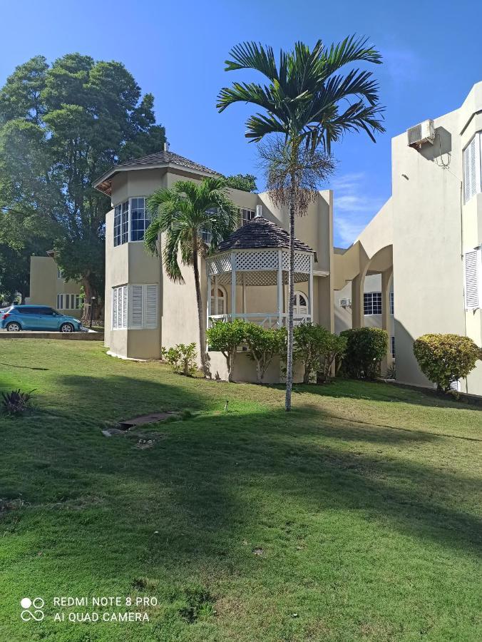אוצ'ו ריוס Columbus Heights Apt 26 F מראה חיצוני תמונה