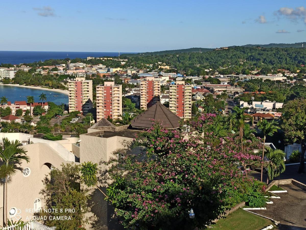 אוצ'ו ריוס Columbus Heights Apt 26 F מראה חיצוני תמונה